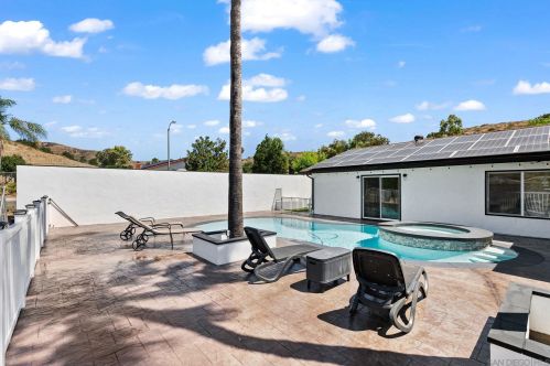 9958 Halberns Blvd, Santee CA  92071-1438 exterior