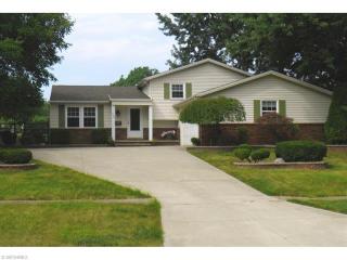 765 Fairfax Dr, Medina, OH 44256-2715