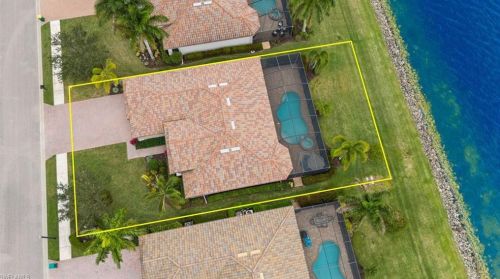 10070 Biscayne Bay Ln, Naples FL 34120-3754 exterior