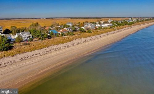 425 Bay Ave, Slaughter Beach DE  19963-4913 exterior