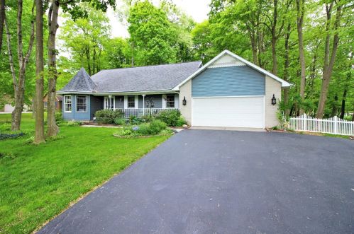 1302 Bartz Rd, Valpo, IN 46383-6946