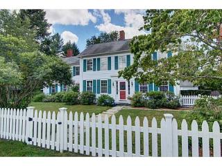 355 Pleasant St, East Providence, RI 02916-1538