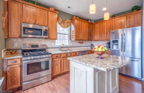 40 Brock Ln, Hackettstown NJ  07840-5677 exterior