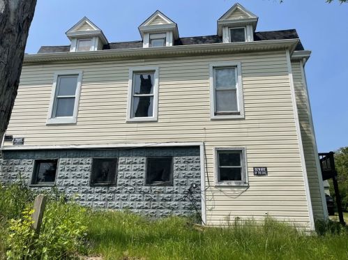 1116 Oneil Blvd, Mckeesport PA  15132-1637 exterior