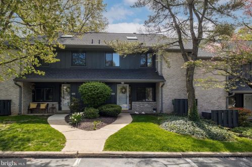 514 Foxwood Ln, Paoli, PA 19301-2009