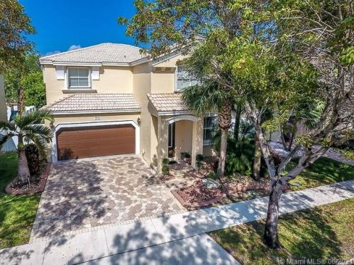 5372 155th Ave, Hollywood, FL 33027-5639