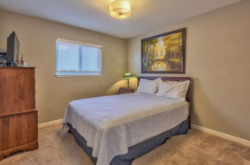 491 Jean Cir, Marina CA  93933-4012 exterior