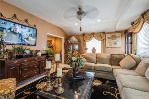 30 Cypress Ave, Verona NJ  07044-1910 exterior