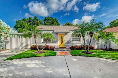 4910 Garden Ave, West Palm Beach, FL 33405-3140