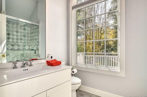 323 Smith Ridge Rd, New Canaan CT  06840-3625 exterior