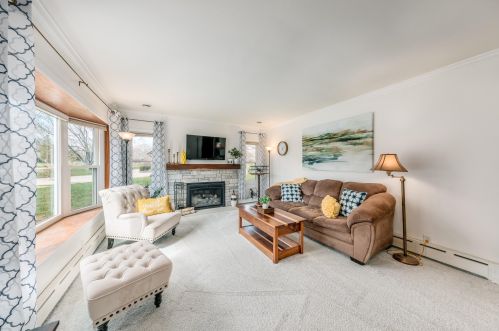 14200 Overland Trl, Waukesha, WI 53151-3060