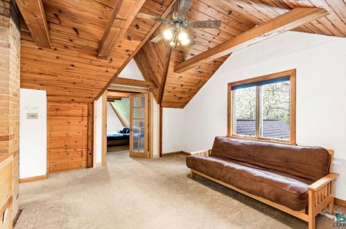 4011 Nelson Rd, Duluth MN 55803-2722 exterior