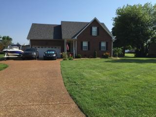 1104 Andrea Ln, Portland, TN 37148-4739