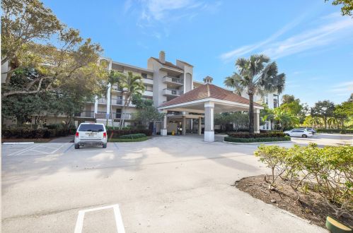 1915 Lavers Cir, Delray Beach FL  33444-7800 exterior