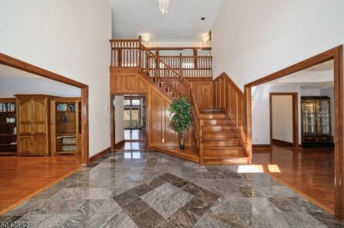 647 Mountain Rd, Sparta, NJ 07871-3207