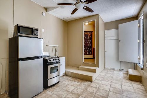 1860 Ensenada St, Lemon Grove CA  91945-3736 exterior