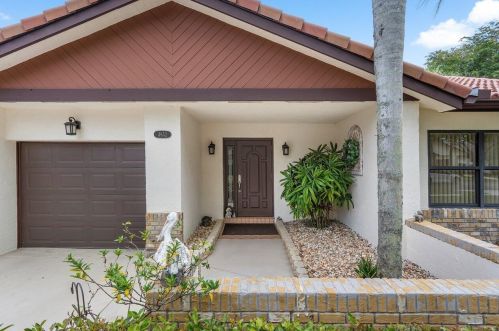 4852 Boxwood Cir, Boynton Beach, FL 33436-4759