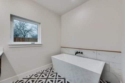 9003 Frst Hl Blvd, Dallas TX 75218-3633 exterior