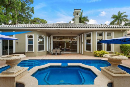 6711 Royal Orchid Cir, Delray Beach FL  33446-4338 exterior