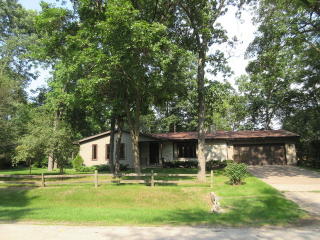 5724 Saint Ives Rd, Oshkosh, WI 54904-9732