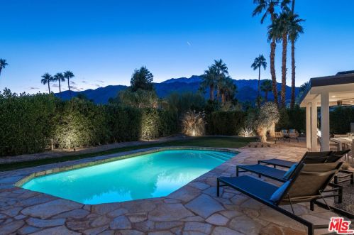 1055 Louise Dr, Palm Springs CA  92262-3241 exterior