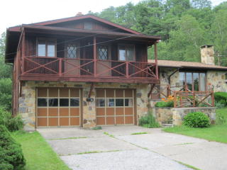 46 Garden Dr, Wilkes Barre, PA 18705-2121
