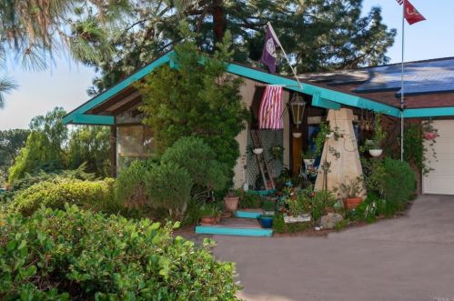 1930 Highlands View Rd, Alpine, CA 91901-2260