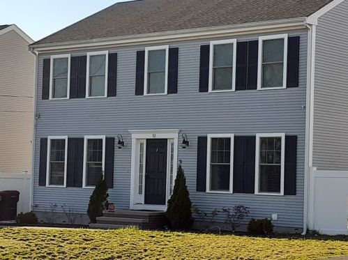 92 Arthur St, Brockton, MA 02302-1803