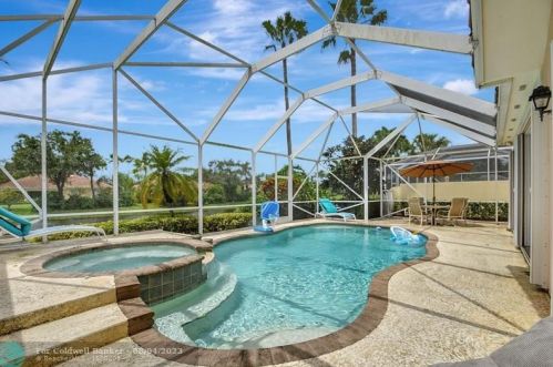 7826 Red River Rd, West Palm Beach, FL 33411-5814