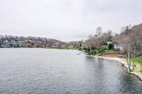 75 Candle Hill Rd, Danbury CT  06812-2412 exterior