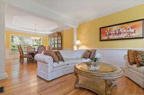 254 Feldspar Rdg, Glastonbury, CT 06033-3380