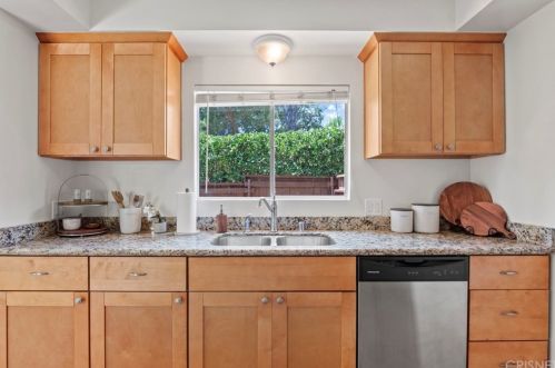 3653 El Caminito, Glendale CA 91214-1716 exterior