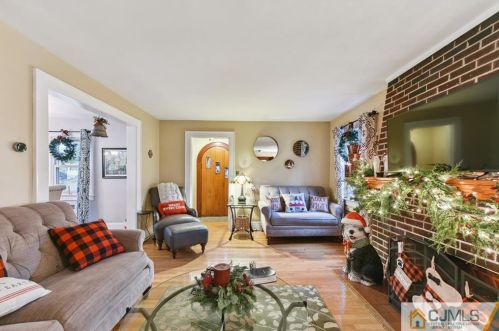 215 Green St, Woodbridge NJ  07095-2005 exterior