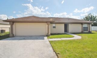 714 Hamster Ct, Kissimmee FL  34759-4223 exterior