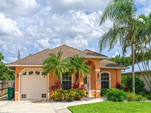575 101st Ave, Naples, FL 34108-3202