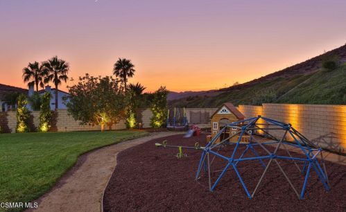 5391 Evening Sky Dr, Simi Valley CA  93063-5744 exterior
