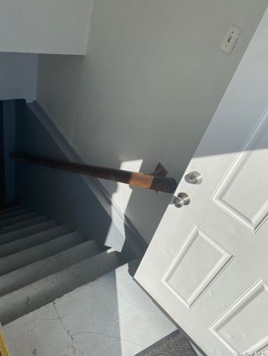 395 Oakland Ave, Central Islip NY  11722-2013 exterior