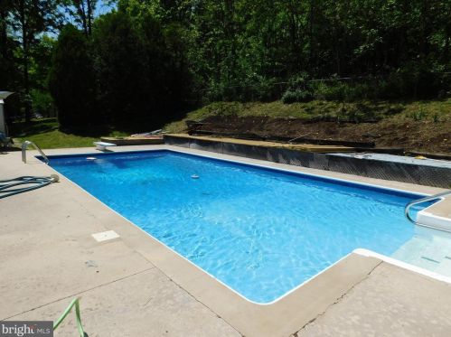 3884 Frankfort Hwy, Ridgeley, WV 26753