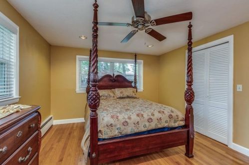 16 Mason Dr, Salem NH  03079-2101 exterior