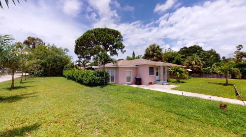 2669 44th St, Saint Petersburg, FL 33713-3228