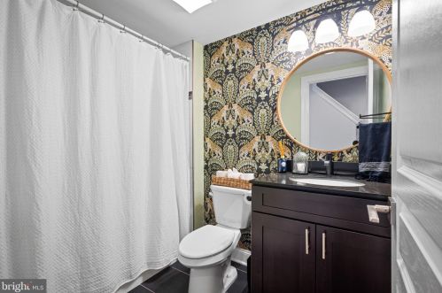 428 Mercy St, Philadelphia PA  19148-2507 exterior