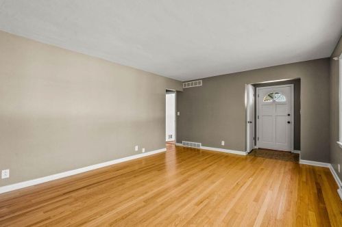 5533 Dexter Ave, Milwaukee WI  53209-5043 exterior