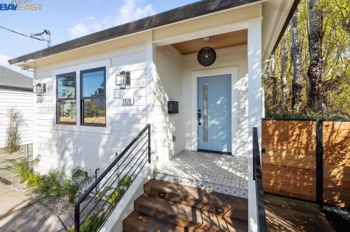 5926 Dover St, Oakland CA  94609-1426 exterior