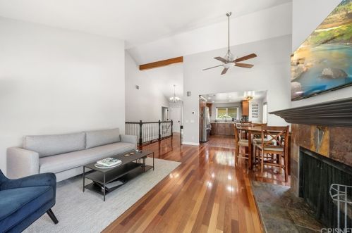 38 Meadowlark Ln, Calabasas CA  91377-1017 exterior