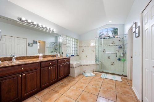 107 Hawthorne Cir, Fort Pierce FL 34953-3524 exterior