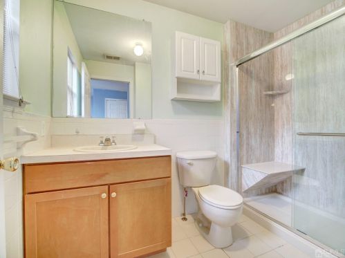 558 Great Beds Ct, Perth Amboy NJ  08861-5202 exterior