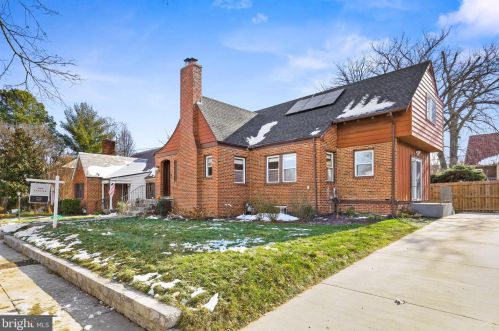 1721 Otis Pl, Washington, DC 20018-2325