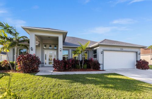 2530 Aberdeen St, Fort Pierce, FL 34953-2500