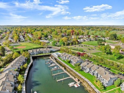 1 Island Dr, Norwalk CT  06855-2702 exterior