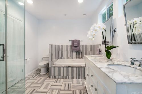 3315 Laurel Canyon Blvd, North Hollywood CA  91604-4133 exterior